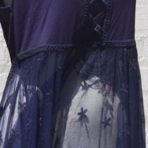 Navy Blue Flowy Mesh With Lace Sleeveless Tunic Top - Picture 6 of 9